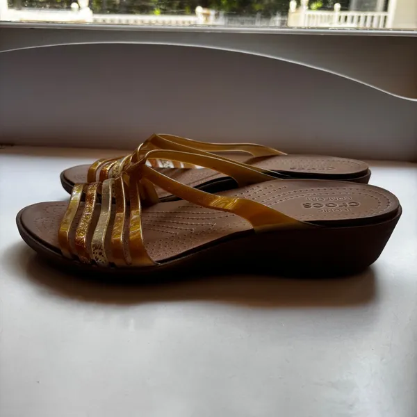 Crocs Isabella Mini Wedge Sandals Size‎ 10 Bronze Strappy Gold Brown Wedges Rare - Image 3