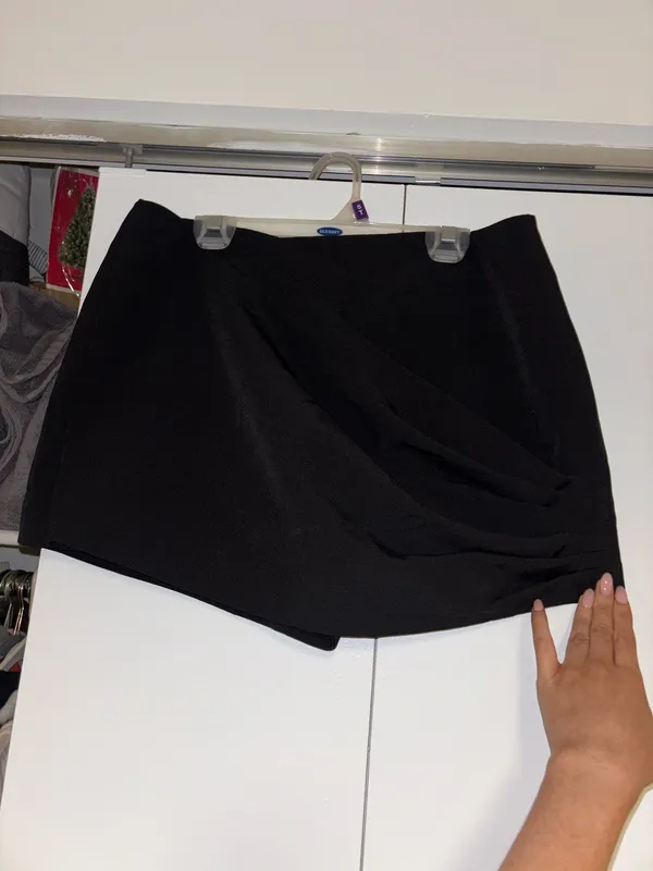Lovers + Friends Skort Black - Image 2