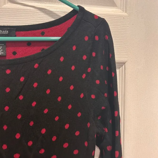 White House Black Market WHBM Black Red Polka Dot 3/4 Sleeve‎ Knit Top Large Mod - Image 2