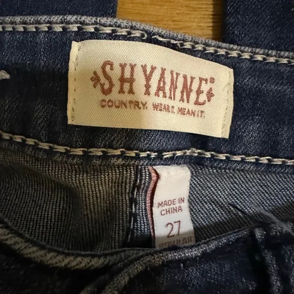 Shyanne embellished flare jeans size 27 women - Image 2