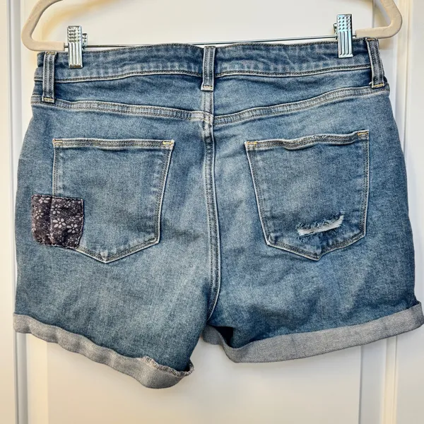 Arizona Jeans Mid-Rise Medium Lily Blue‎ Cuffed 3" Denim Shorts Sz. 13 Patchwork - Image 3