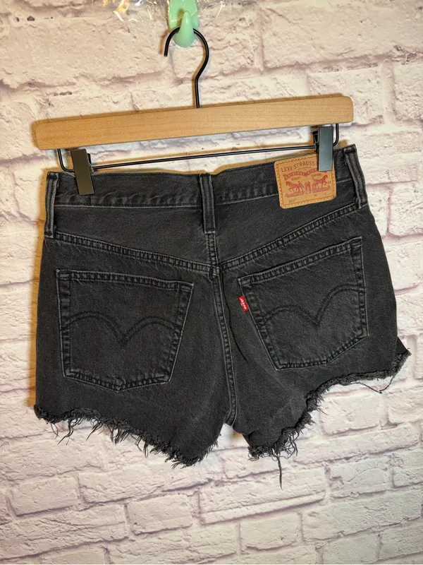 LEVI’S black distressed denim 501 shorts women‎ size 27 - Image 2