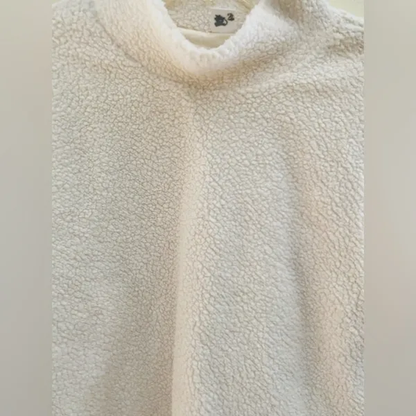 NWT GAP Fleece Sweatshirt for women - Image 10