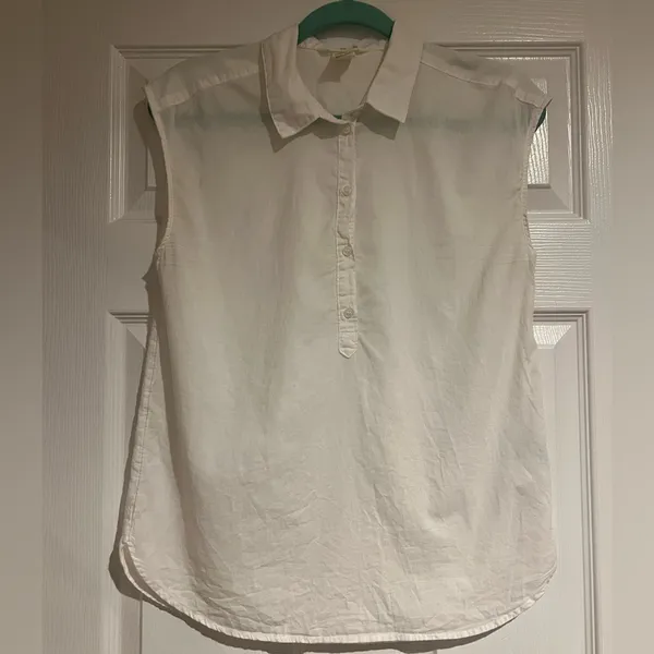 H‎ & M White Collar 5 Button Sown V Neckline Cotton Blouse Women’s Size 4 - Image 3