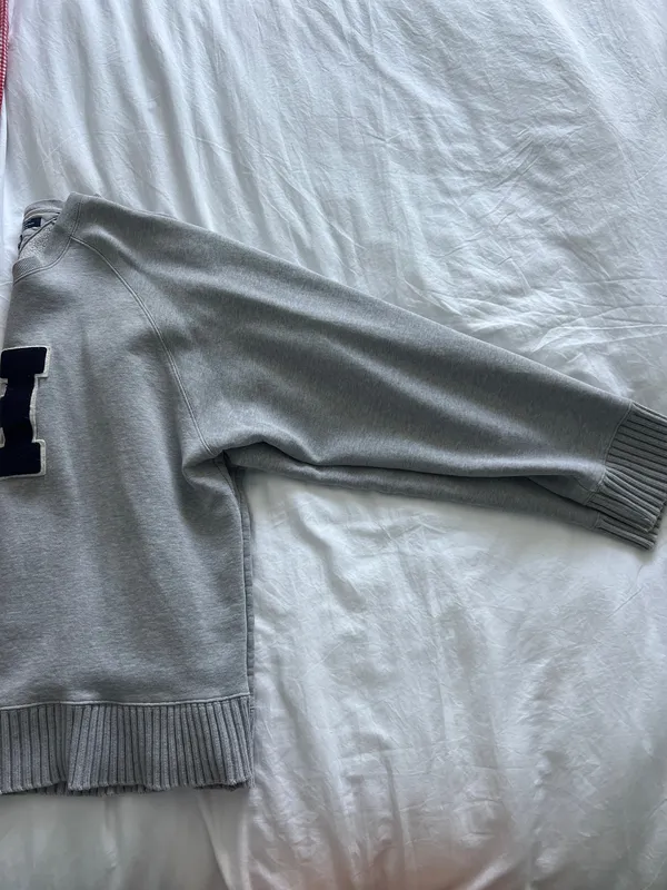 Grey V-Neck Tommy Hilfiger Sweater with H patch  - Image 4