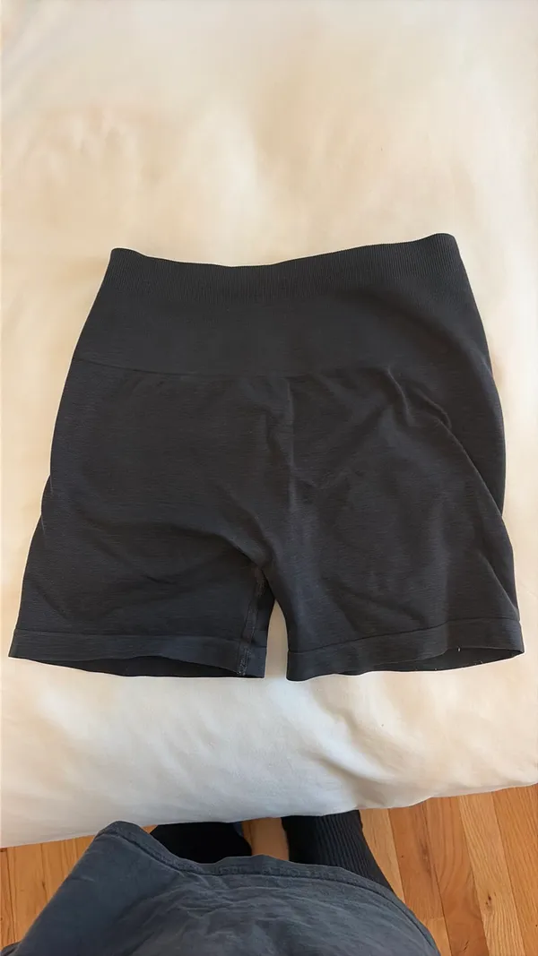 Alphalete Amplify Shorts Black - Image 7