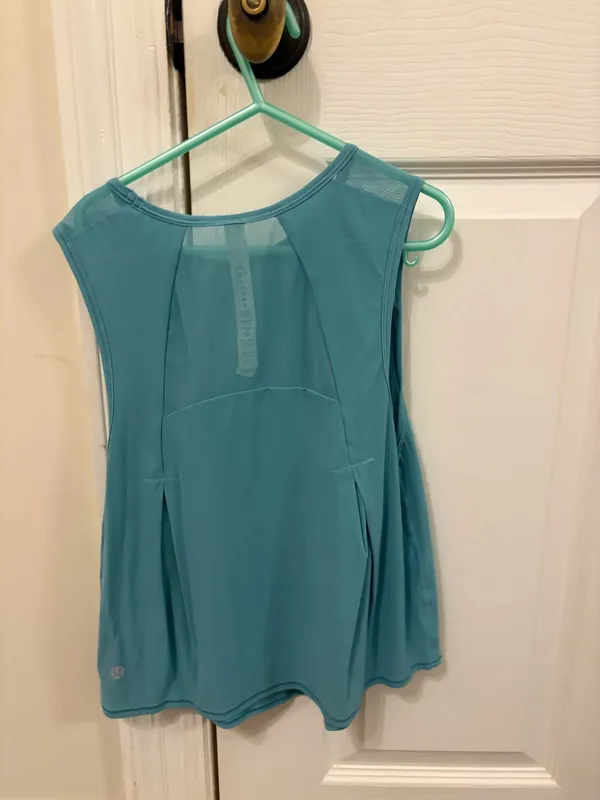 Lululemon tank top - Image 2