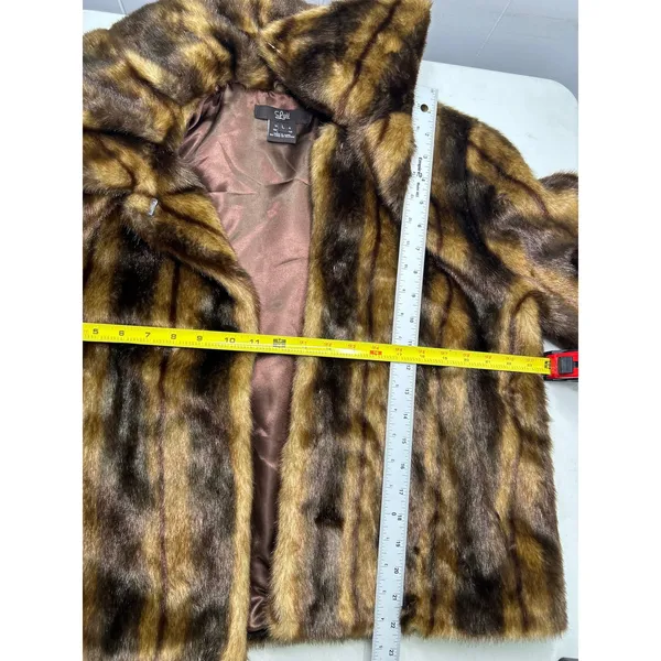 Luii Women's Size L Faux Fur Coat with 2/3 Length Sleeves in Dark Brown/Brown. - Image 5