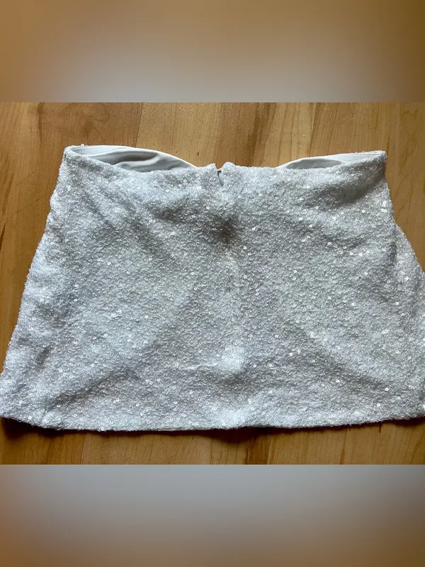 Edikted White Sequin Split‑Front Elegant Crop Top Party Elegant Y2K Going Out M - Image 3