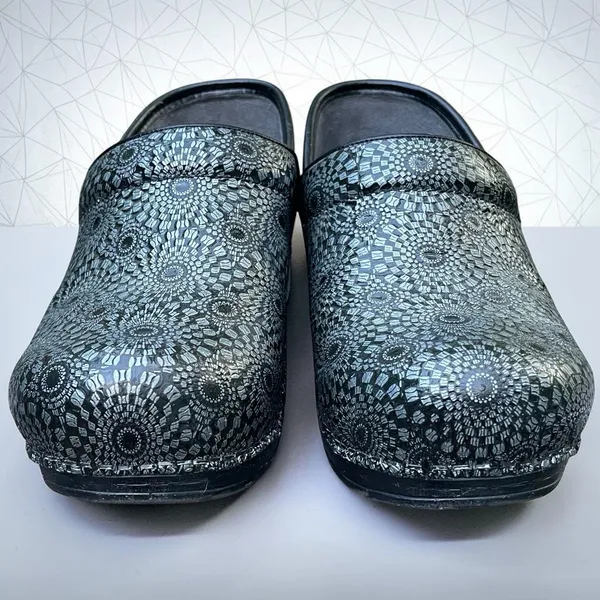 Dansko Pro XP Mandala Patent Leather Professional Clogs EU39 US 8.5 Black Silver - Image 5