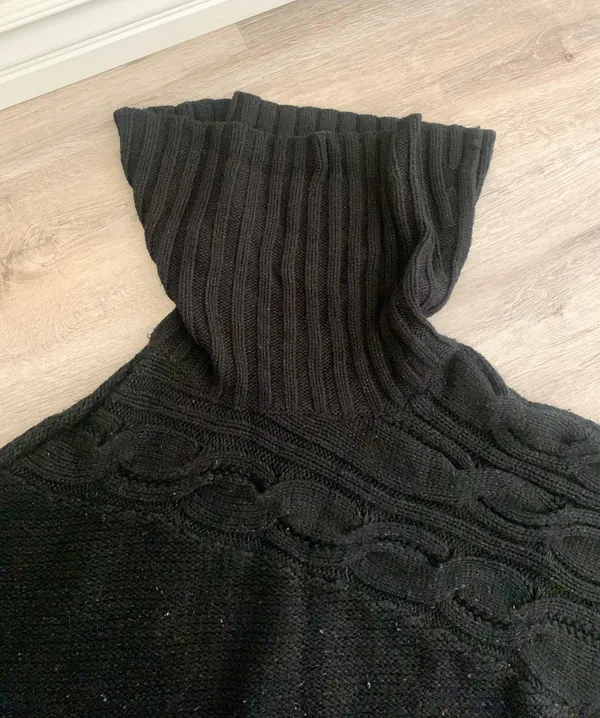 Black Turtle Neck Lose Knit Sweater Size M Size M - Image 2