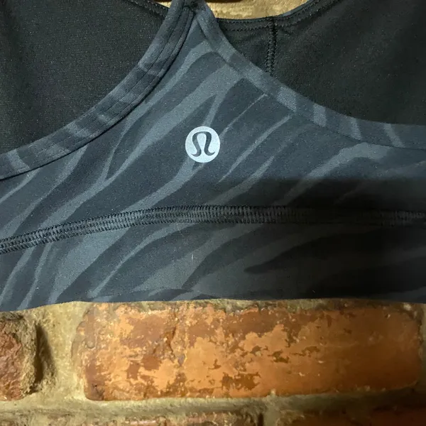 Lululemon Athletica Le Tigre Camo Deep Coal Multi Lululemon Flow Y Bra Women's 4 - Image 5