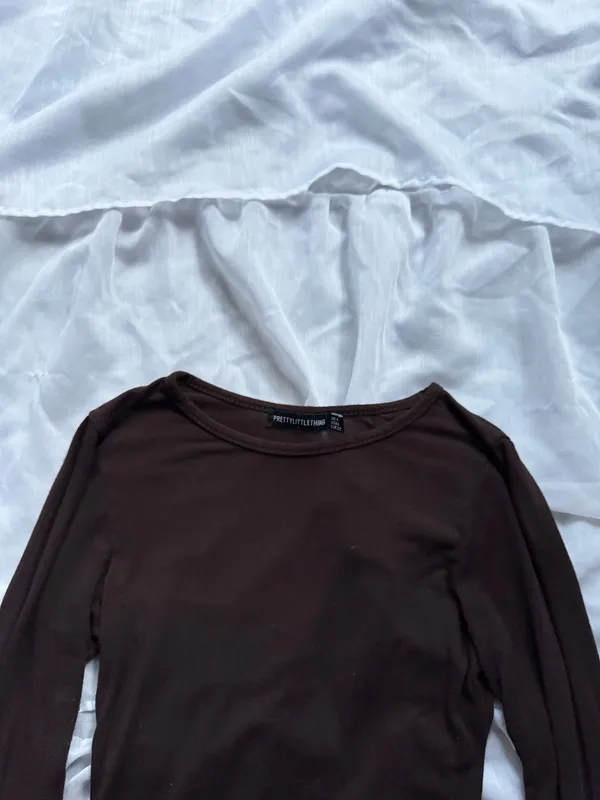 PrettyLittleThing Long Sleeve Bodysuit - Image 4