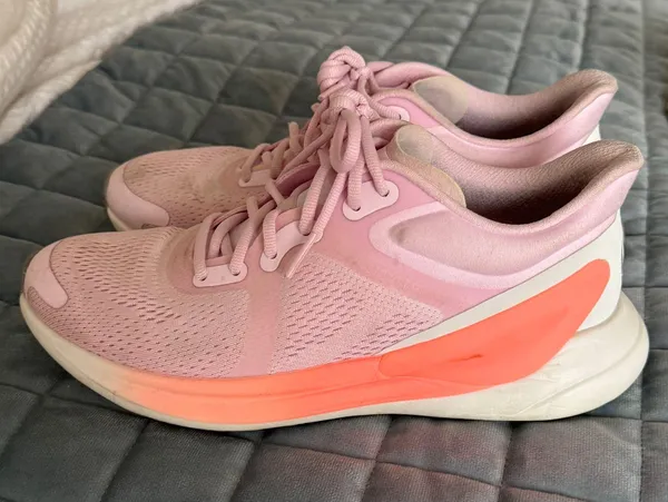 Shoes - Image 5