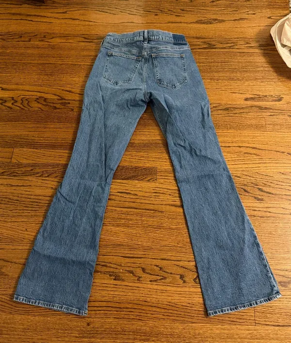 Mid-Rise Bootcut Abercrombie Jean - Image 6