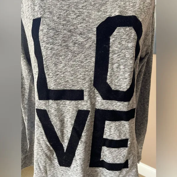 American Eagle Favorite T “LOVE” in Grey Heather - Image 2