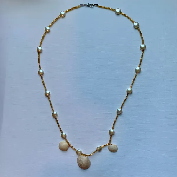 Beaded Shell Handmade Necklace - Image 2