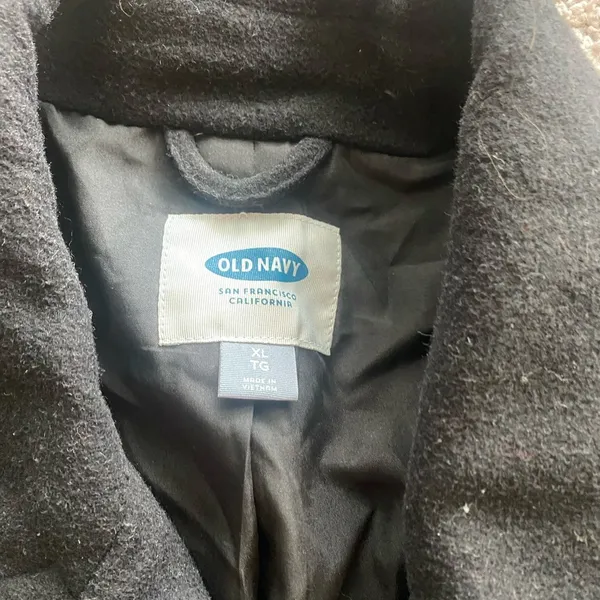Old Navy Black Double-Breasted Peacoat with Wide Lapels - Image 7