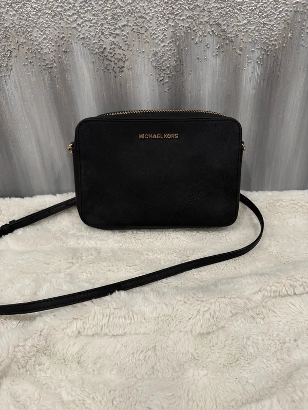 Michael Kors Jet Set Crossbody Bag in Black - Image 2