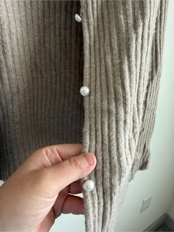 Abercrombie & Fitch Taupe Ribbed Knit Collared Pearl Button Cardigan Size S - Image 7