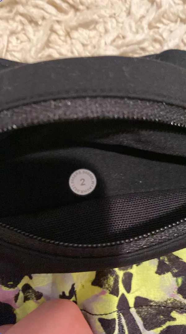 Lululemon Speed Up Shorts 2.5 - Image 3