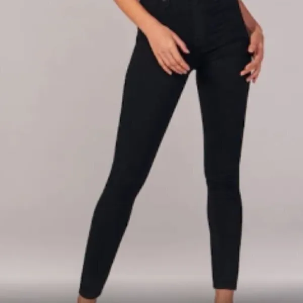 Abercrombie &‎ Fitch High Rise Jean Legging - Image 5