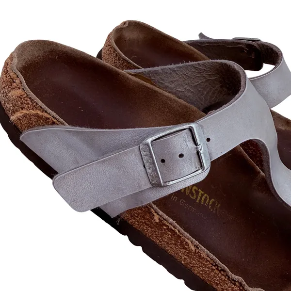 Birkenstock Women's Silver Gizeh Leather Sandals Size 40 / 260 / 9 - Image 2