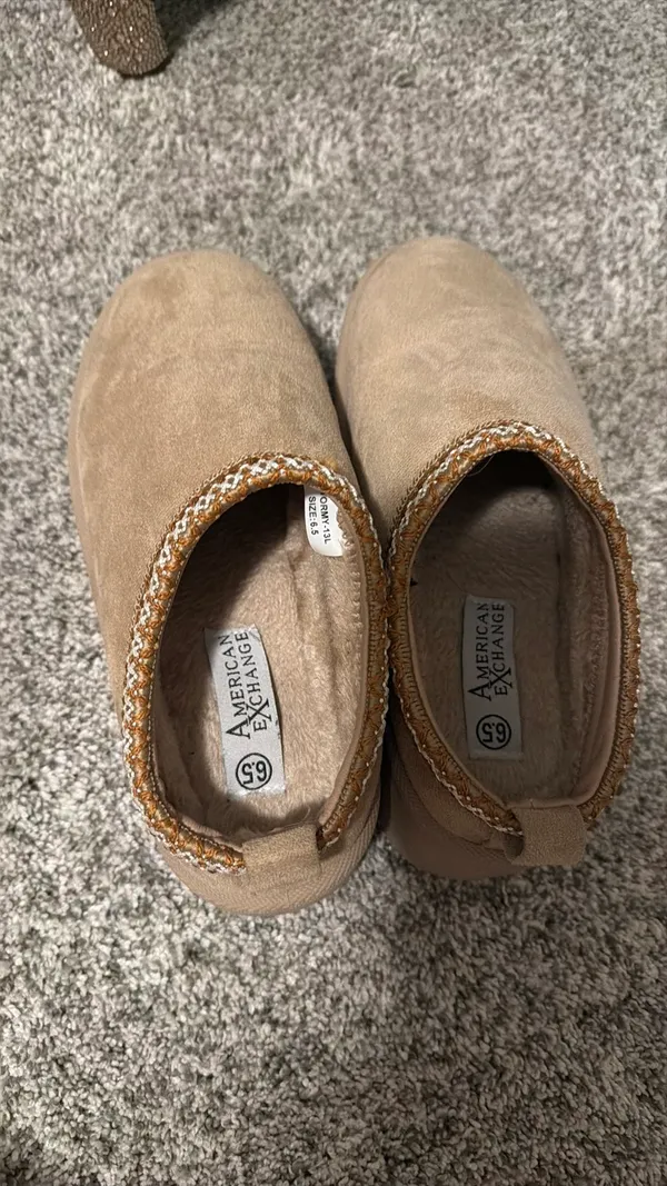 American exchange Ugg shoes Tan Size 6.5 - Image 2