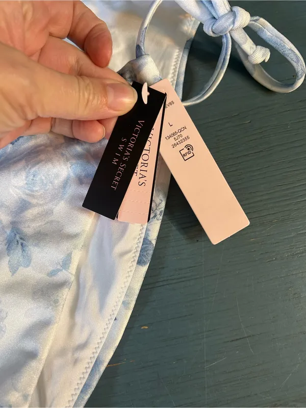 Victoria's Secret Light Blue and White Floral Bikini Bottoms Low Rise NWT Large - Image 7
