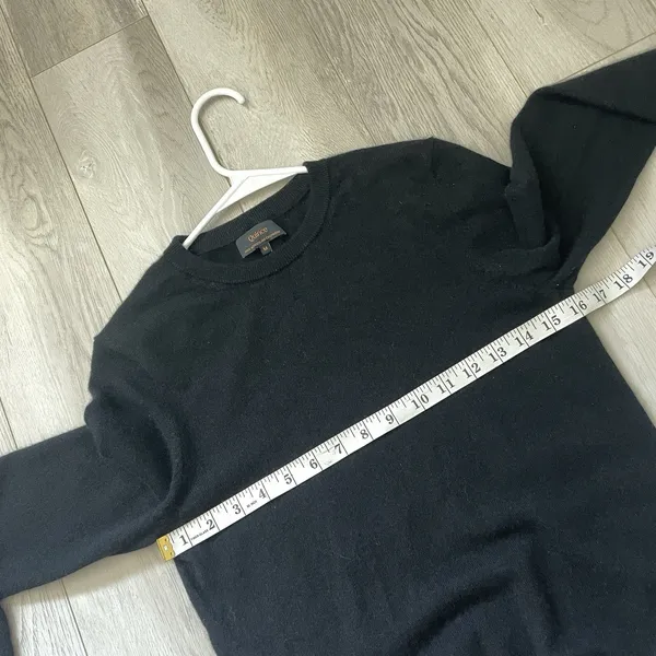 Quince Cashmere Sweater mongolian crewneck womens Black (medium) classic office - Image 3