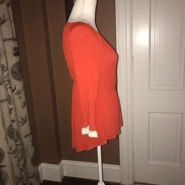 Entro Orange & White Shirt Is M but‎ fits like an XS - Image 2
