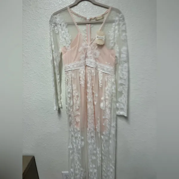 Altar'd State Ivory/Nude Lace Dress Size Medium - Image 10