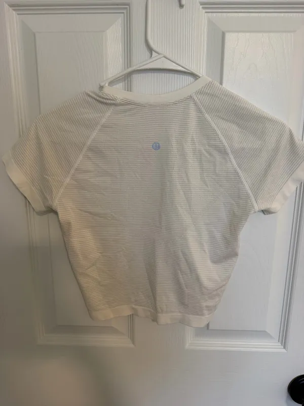 Lululemon cropped top - Image 2