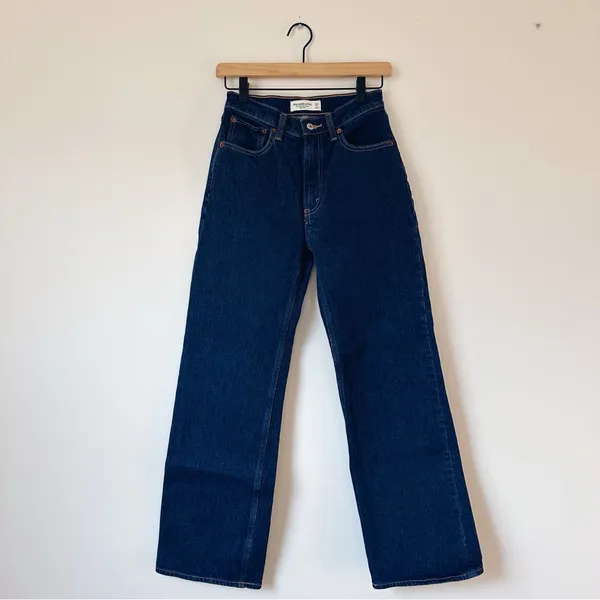 Abercrombie & Fitch Women’s The 90’s Relaxed Jean High Rise - Image 2