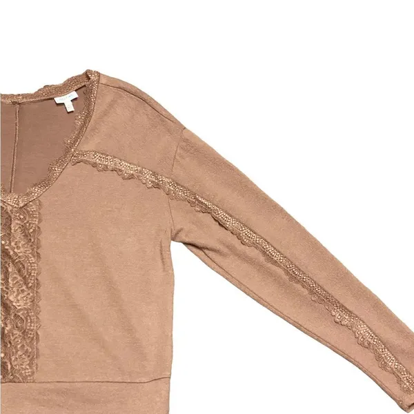 Self E V Neck Long Sleeve Crop Sweater With Lace Trim - Image 5