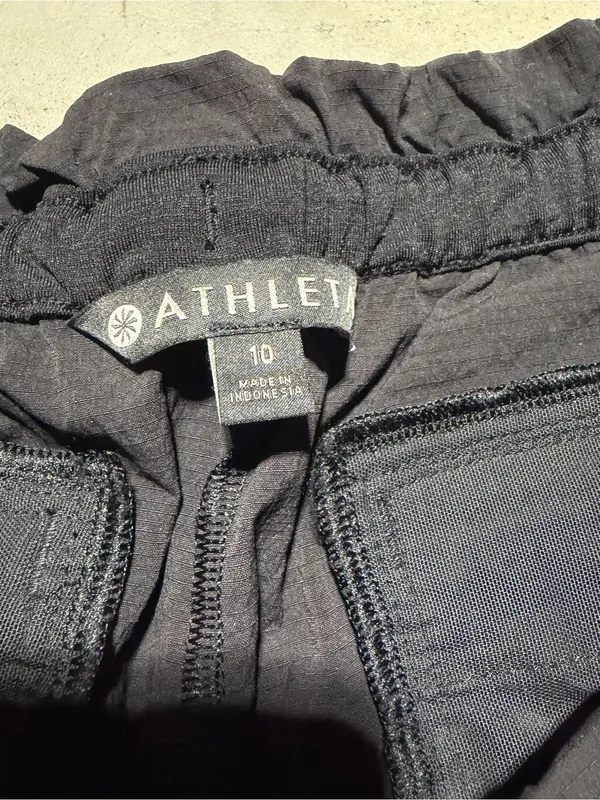 Athleta Black Women’s nylon Elastic Waist Shorts 10 - Image 6