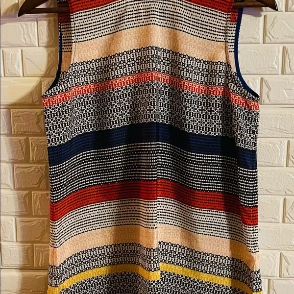 Vince Camuto short sleeve woman’s blouse xs f - Image 3