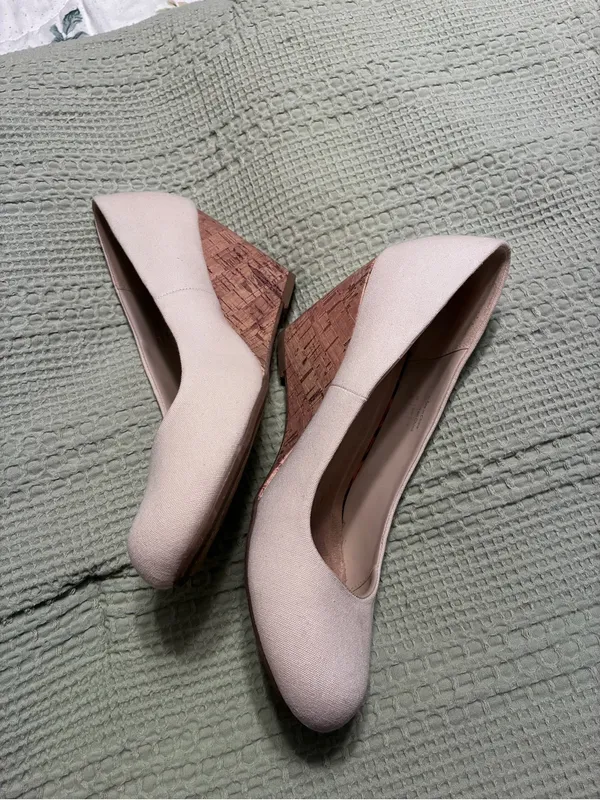 Women’s Wedge Pumps - Image 12