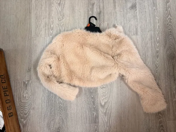 Nite out blush faux fur cropped jacket - Image 2