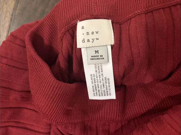 New With Tags A New Day Burgundy Rib Knit Sweater Skirt Sz M - Image 9