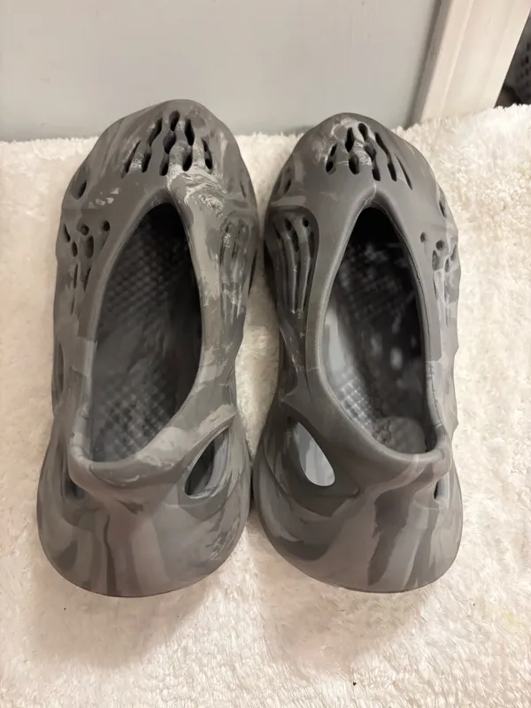 Adidas Foam Rubber Shoes Sz9 Gray Size 9 - Image 4