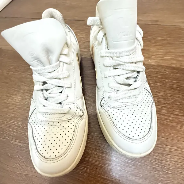 Veja Women's Shoes Size US 6 - Image 3