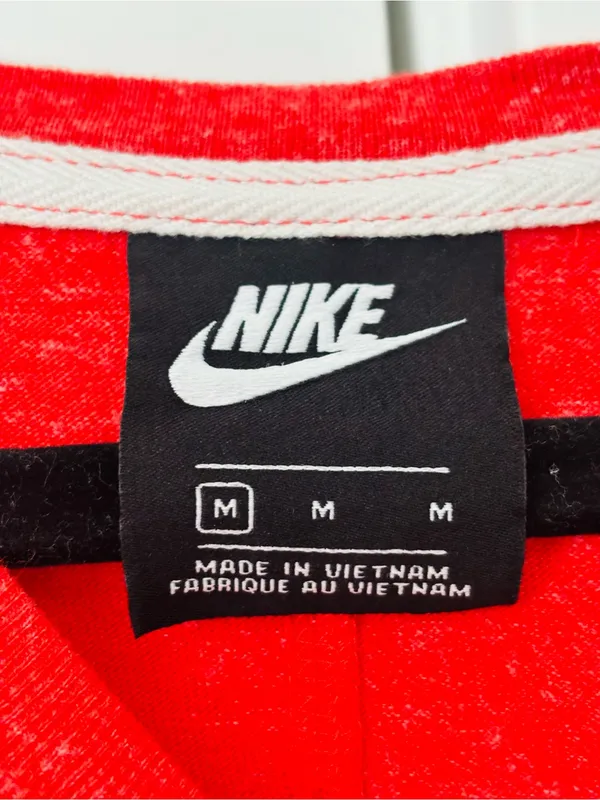 Women's Nike Raglan crewneck organic cotton in red size medium - Image 3