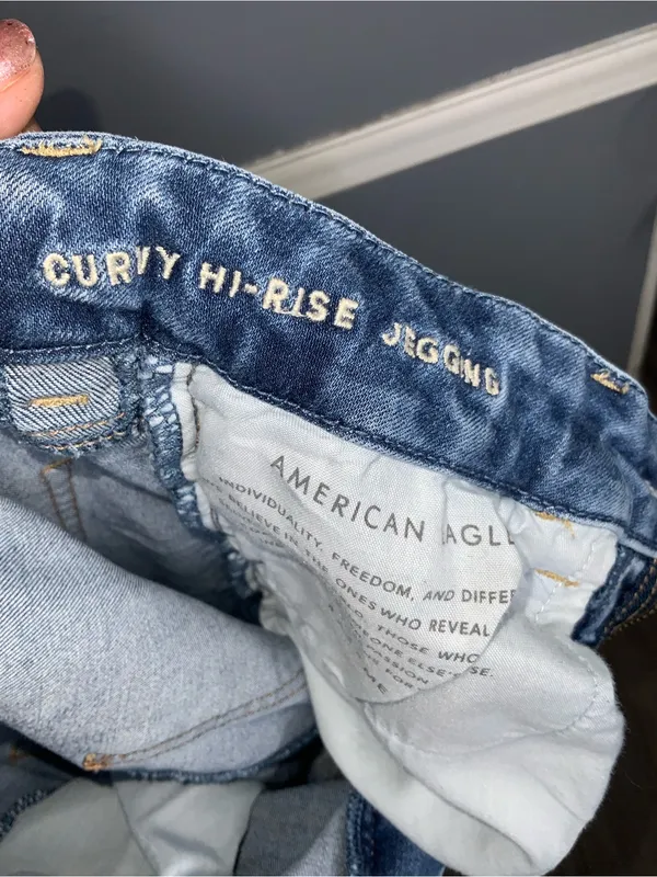 American Eagle Outfitters Distressed Curvy Hi-Rise Jegging Jeans - Size 6 - Image 4