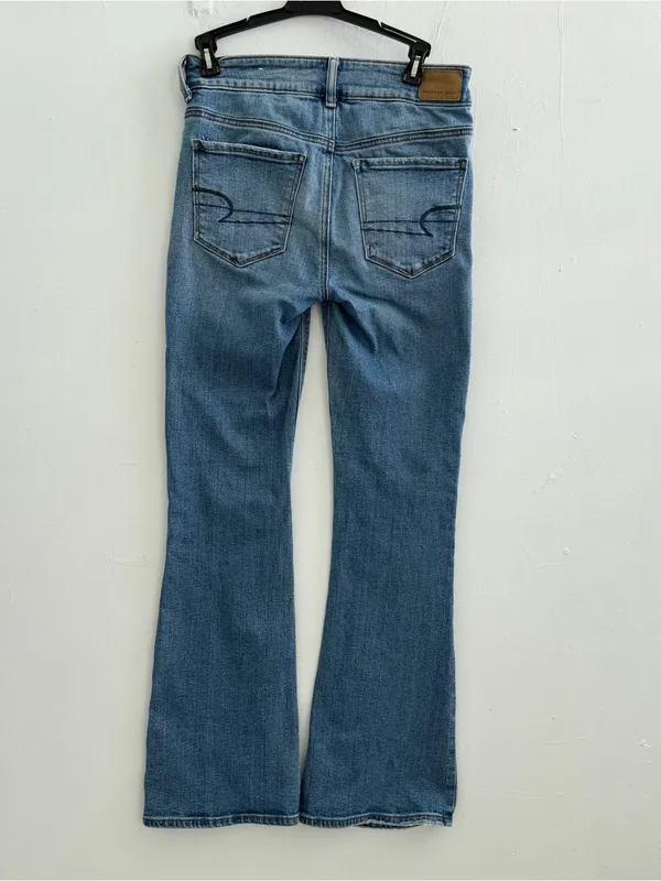 American Eagle Hi-Rise Artist Flare Jeans SIZE 2 Short Medium Wash Super Stretch - Image 6