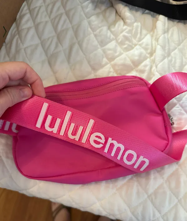 Lululemon Everywhere Belt Bag - Image 2