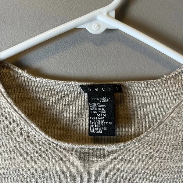 Theory Women’s Ribbed 100% Wool Sweater‎ Beige Tan Size Medium Fitted Minimalist - Image 2
