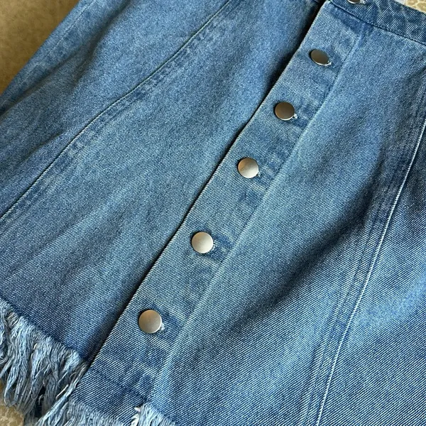 Forever 21 Frayed denim mini skirt - Image 8