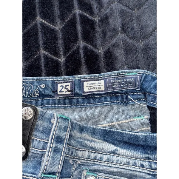 Miss Me Women's Blue Denim Embellished Low‎ Rise Signature Rise Cropped Size 25 - Image 6