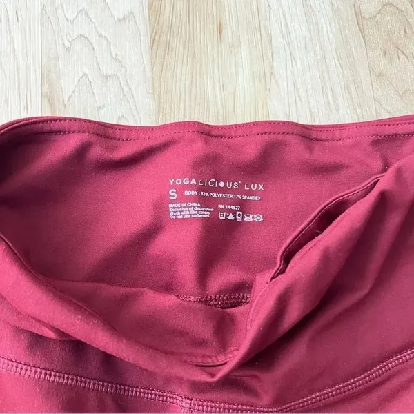 Yogalicious Lux Maroon Cropped Leggings with Pockets Women’s Small - Image 3